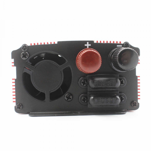 Invertor auto de tensiune 12V-220V, Lairun, 800 W si putere continua 575 Watt [2]