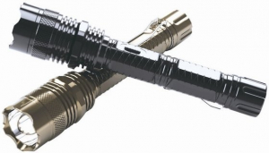 Electrosocuri autoaparare - Lanterna metalica cu electrosoc pentru autoaparare, HW-1108