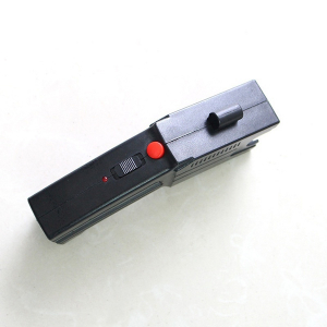 Pistol taser cu electrosoc inclus laser si 3 rezerve cartuse [2]