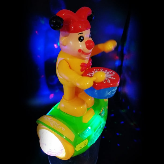Jucarie interactiva Vision cu baterii, Clown cu toba pe hoverboard, canta, lumineaza, bate toba se roteste [3]
