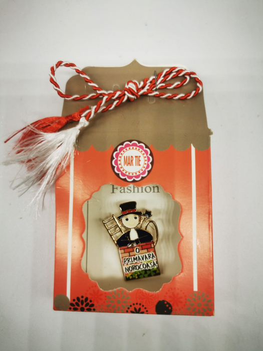 Martisor Brosa de Metal, Hornarul Vesel, in cutie de carton cu snur gros, Colectia VisionXXI [3]