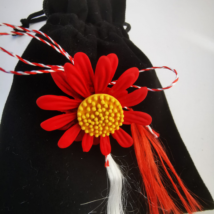 Martisor Brosa de Metal pe Saculet de Catifea, Margareta Rosie, Colectia VisionXXI [2]