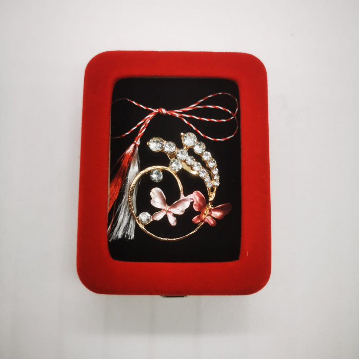 Martisor Brosa Mare in cutie de catifea rosie cu fereastra de sticla, Aranjament Floral cu Fluturi Roz, Colectia VisionXXI [3]