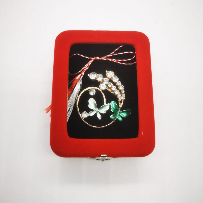 Martisor Brosa Mare in cutie de catifea rosie cu fereastra de sticla, Aranjament Floral cu Fluturi Turcoaz, Colectia VisionXXI [3]