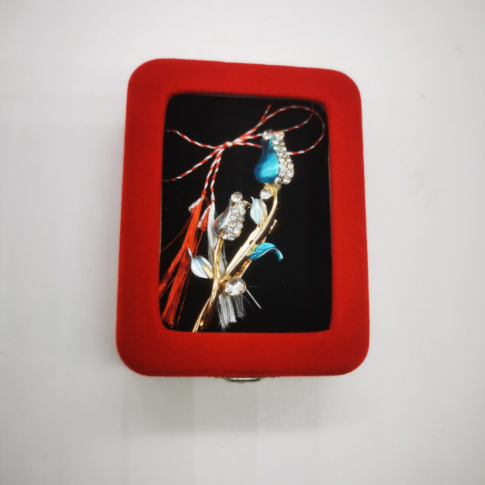 Martisor Brosa Mare in cutie de catifea rosie cu fereastra de sticla, Boboci de Trandafiri Turcoaz, VisionXXI [5]