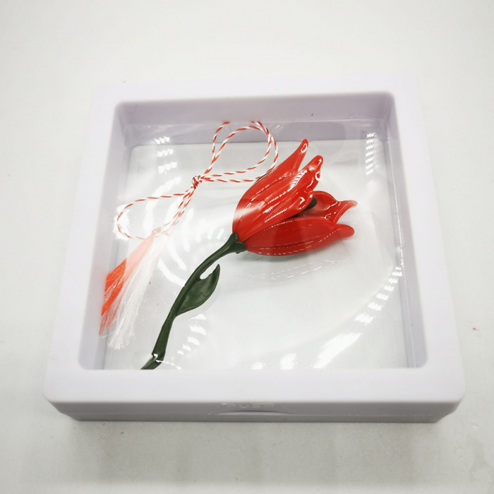Martisor tip Brosa mare, 7cm, Lalea rosie din metal expusa in cutie transparenta alba, Colectia VisionXXI [2]