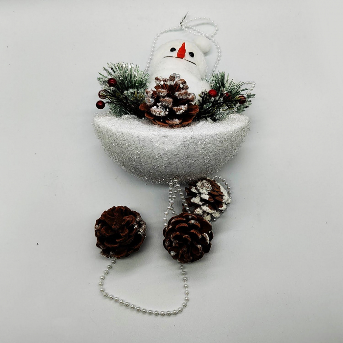 Ornament Atarnator pentru Usa sau Geam, Om de Zapada cu Conuri de Brad pe Semiluna, 60cm, VisionXXI [2]