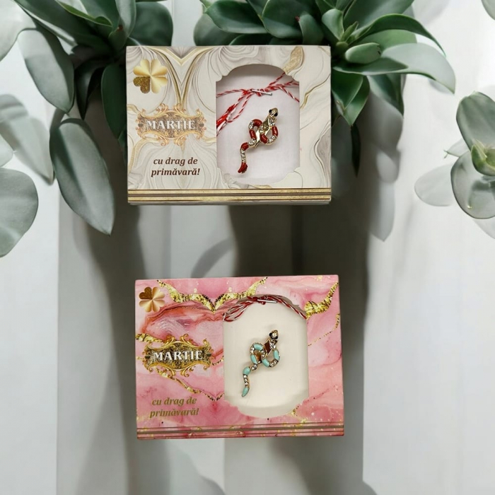 Set 2 Martisoare tip Brosa, "Anul Sarpelui", in cutie de carton cu fereastra decupata, VisionXXI [5]
