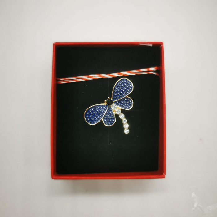 Set 6 martisoare tip brosa, din metal auriu decorat cu pave aurii si cristale, in cutie satinata cu catifea neagra, Colectia VisionXXI [4]