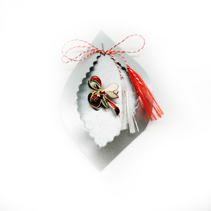 Set 6 martisoare tip brosa, pe carton decupat scoica, brosa, flori [6]