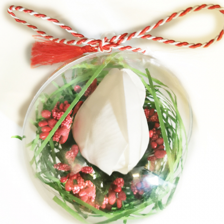 Martisor - Martisor Aranjament Floral Lalea Alba in Glob de sticla, VisionXXI