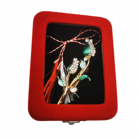 Martisor - Martisor Brosa Mare in cutie de catifea rosie cu fereastra de sticla, Boboci de Trandafiri Turcoaz, VisionXXI
