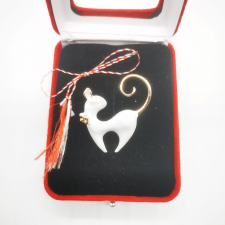 Martisor Brosa Mare in cutie de catifea rosie cu fereastra de sticla, Pisica Alba Stilizata, Colectia VisionXXI [2]