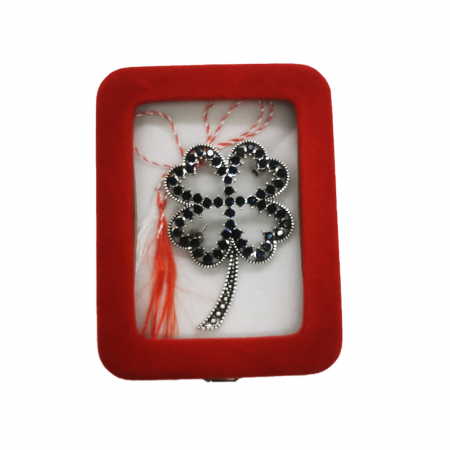 Martisor Brosa Mare in cutie de catifea rosie cu fereastra de sticla, Trifoi Norocos cu cristale negre, Colectia VisionXXI [0]