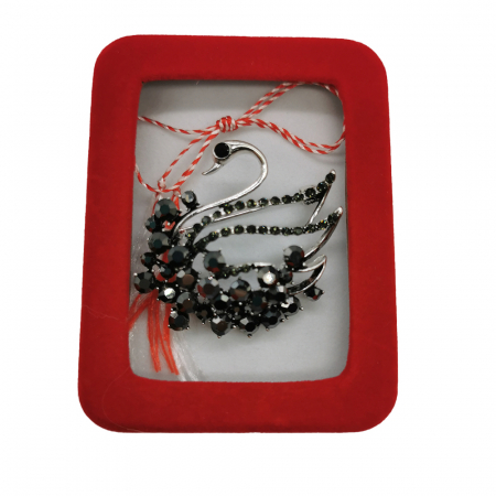 Martisor - Martisor Brosa Mare, Lebada Neagra Dantelata, in cutie de catifea rosie cu fereastra de sticla, VisionXXI