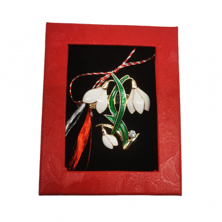 Martisor - Martisor Brosa Mijlocie in cutie satinata rosie cu fereastra de sticla, Grup de Ghiocei, pe fond negru, Colectia VisionXXI