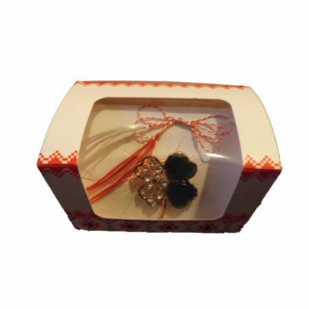 Martisor - Martisor tip brosa trifoi Vision in cutie cu motive traditionale
