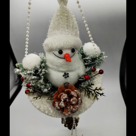 Ornament Atarnator pentru Usa sau Geam, Om de Zapada cu Conuri de Brad pe Semiluna, 60cm, VisionXXI [4]