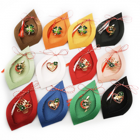 Martisor - Set 12 martisoare "Flori de Primavara" tip brosa, pe carton scoica, Colectia VisionXXI