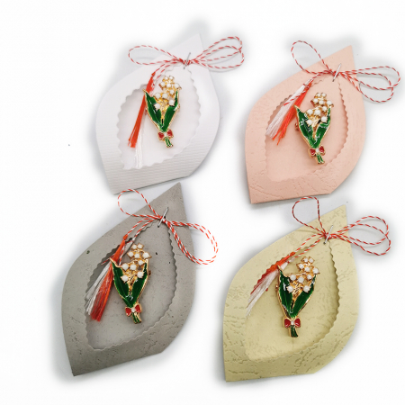 Martisor - Set 4 Martisoare tip Brosa, "Lacramioara Margaritar", pe cutie de carton decupat, VisionXXI