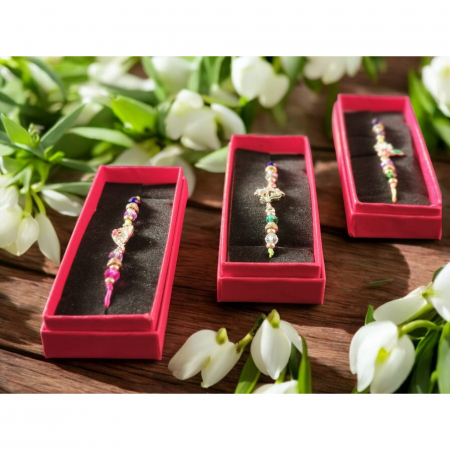 Set de 3 Bratari Martisor, ArtDeluxe, Aurii cu Pietre si Cristale, in Cutie de Carton Rosie cu Catifea Neagra, VisionXXI [0]