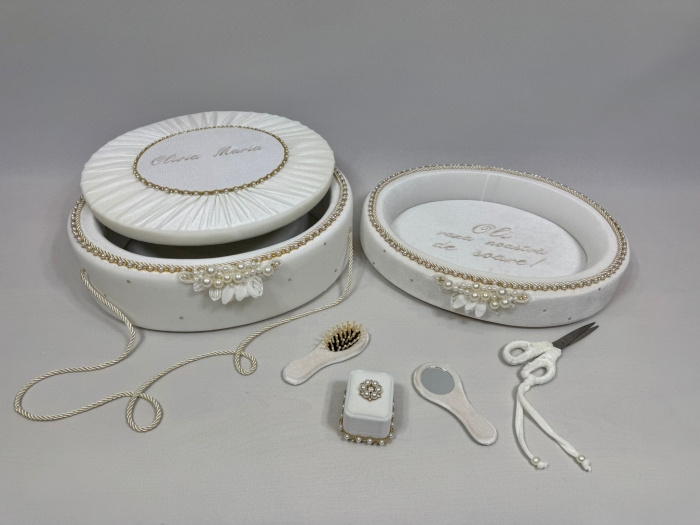 Set taierea motului din catifea culoare ivoire  model cu margele [3]