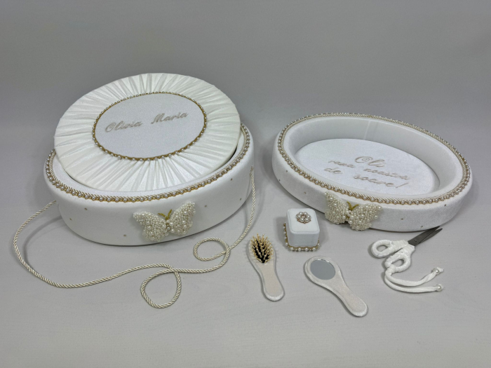 Set taierea motului din catifea culoare ivoire model cu fluturi din margele [3]