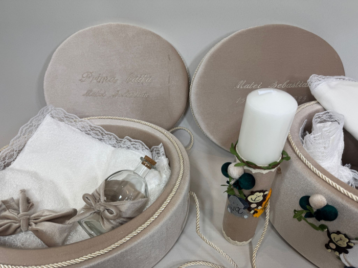 Set trusou botez cu lumanare + Set prima baita Luxury [5]