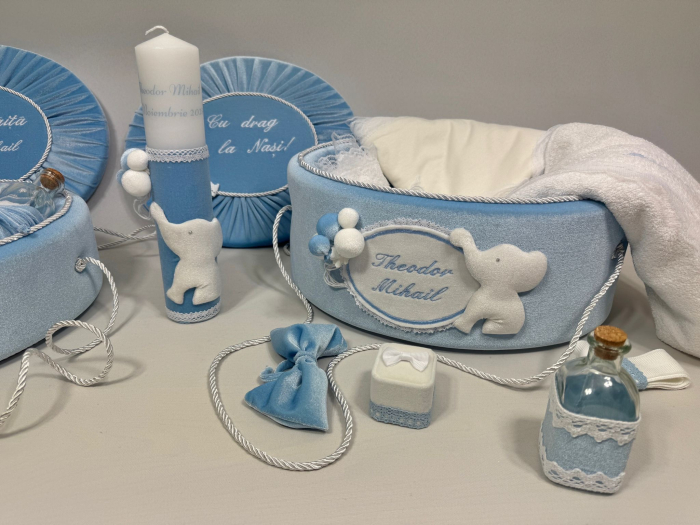 Set trusou botez la cufar din catifea  si lumanare+ Set prima baita Luxury [2]