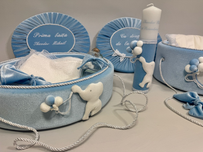 Set trusou botez la cufar din catifea  si lumanare+ Set prima baita Luxury [4]