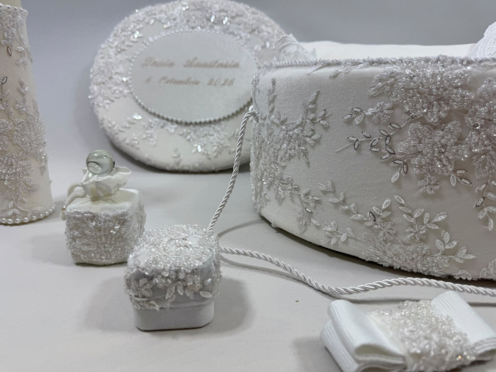 Trusou botez in cufar din catifea si lumanare model Deluxe [2]