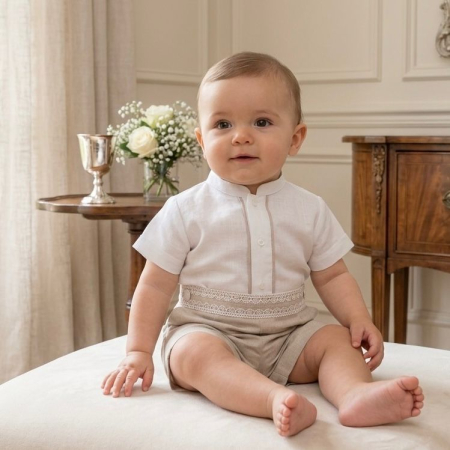 Set botez baieti compus din trusou Deluxe în cufar din catifea cu lumanare si costumaș ivoire [1]