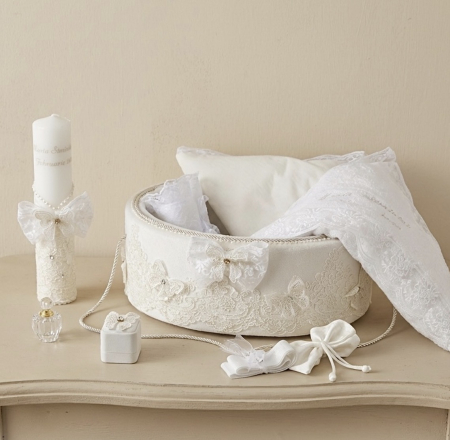 Set botez fetițe compus din trusou Glamour in cufar din catifea cu lumanare si rochita ivoire [2]