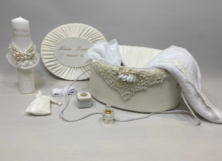 Set botez fetițe compus din trusou Glamour in cufar din catifea cu lumanare si rochita ivoire [2]