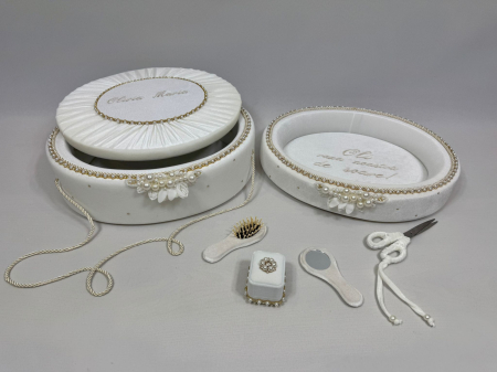 Set taierea motului din catifea culoare ivoire  model cu margele [5]