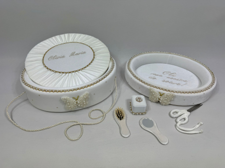 Set taierea motului din catifea culoare ivoire model cu fluturi din margele [2]