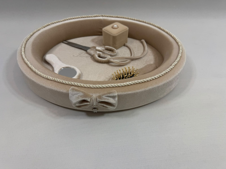 Tavita mot din catifea culoare bej model cu funda si inima [2]