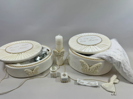 Trusou botez in cufar din catifea cu lumanare si prima baita model Glamour cu fluturi din margele culoare ivoir [5]