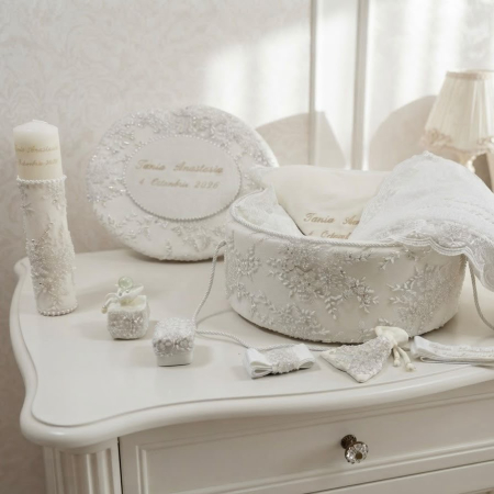 Trusou botez in cufar din catifea si lumanare model Deluxe
