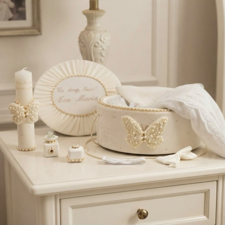 Trusouri botez Glamour - Trusou botez in cufar din catifea si lumanare model Glamour cu fluturi din margele culoare ivoire