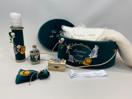 Trusouri botez Luxury - Trusou botez la cufar din catifea si lumanare Luxury