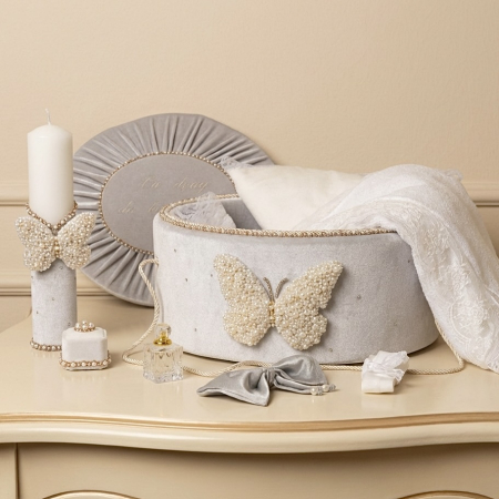 Trusou botez in cufar din catifea si lumanare model Glamour cu fluturi din margele culoare gri [0]