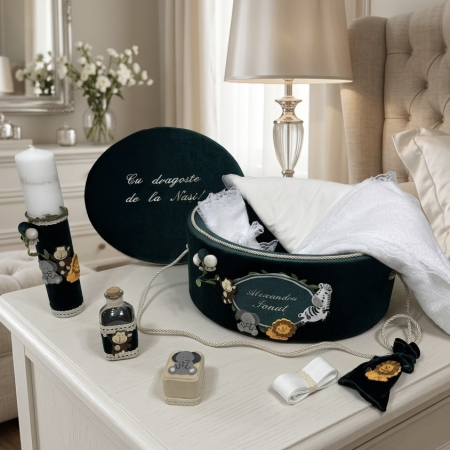 Trusouri botez Luxury - Trusou botez la cufar din catifea si lumanare Luxury