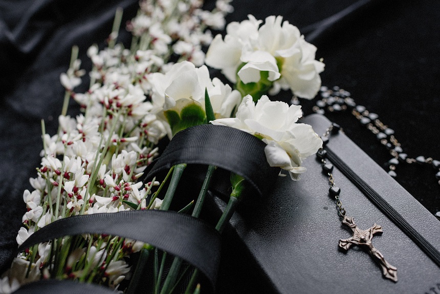 Flori potrivite la înmormântări