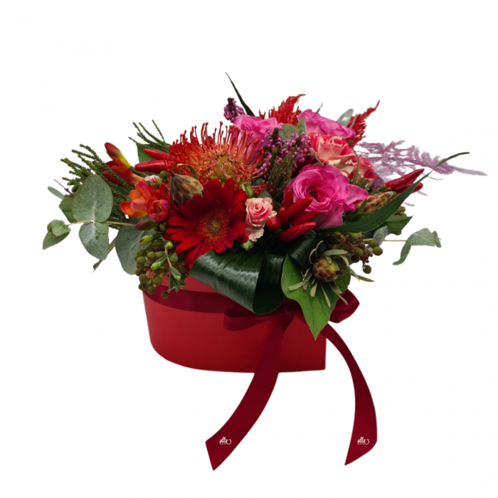 Aranjament floral Olla in cutie inima cu flori de primavara [4]