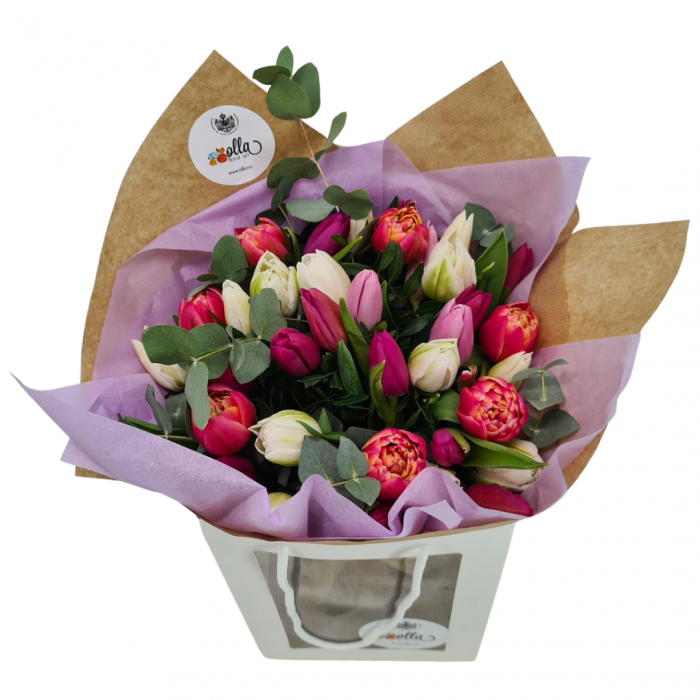 Buchet din flori de primavara Olla cu 31 Lalele si eucalipt [4]