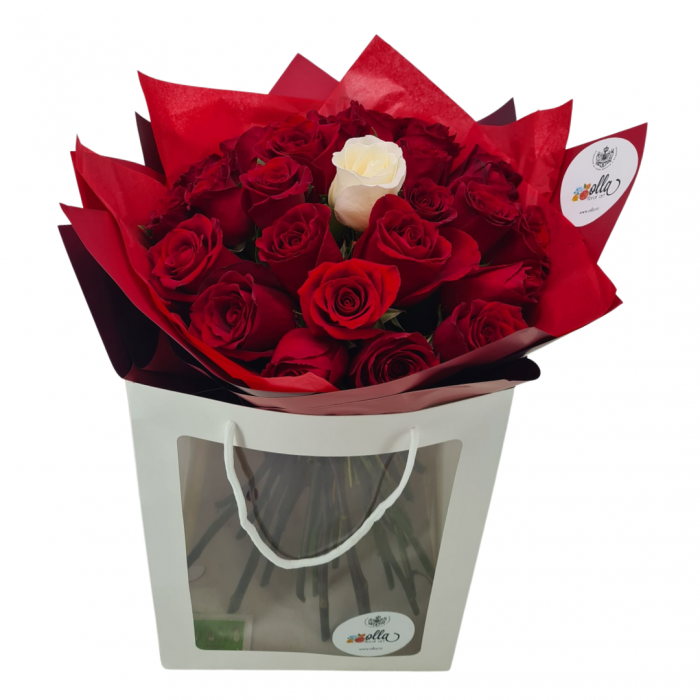Buchet de flori Olla din 29 Trandafiri rosii premium [2]