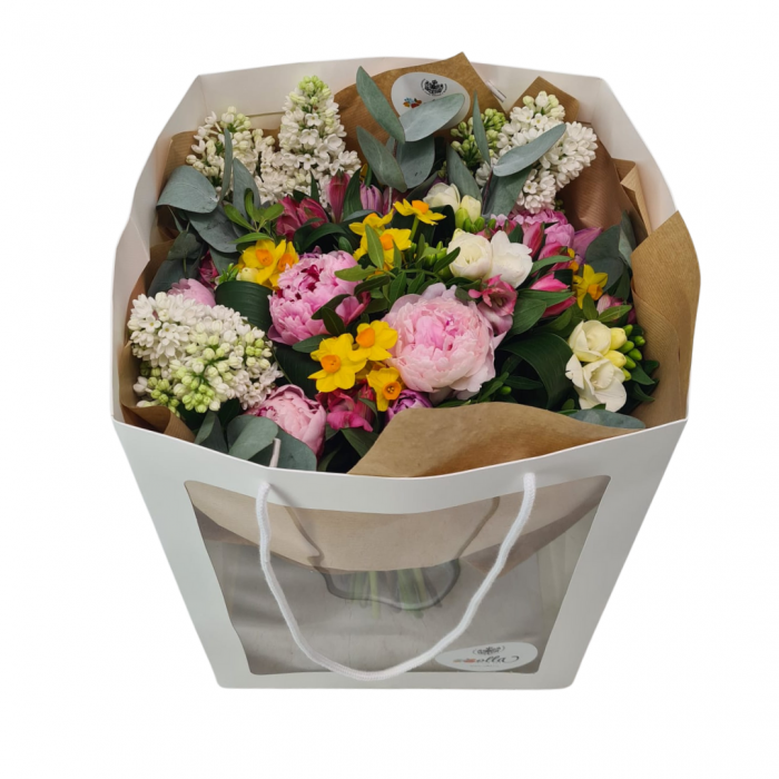 Buchet de flori de primavara Olla cu Bujori si Liliac in culori pastel [2]
