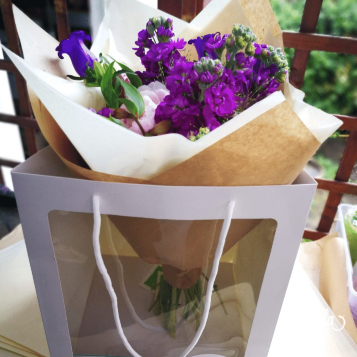 Poveste in Mov, buchet de flori Olla, din Bujori roz, Matthiola mov, Alstroemeria roz si Eustoma mov [7]
