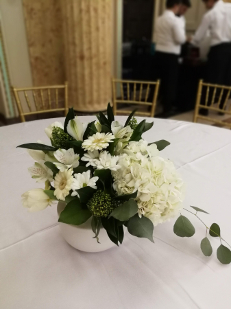 Aranjament floral nunta Olla cu Hortensia si Lalele [3]